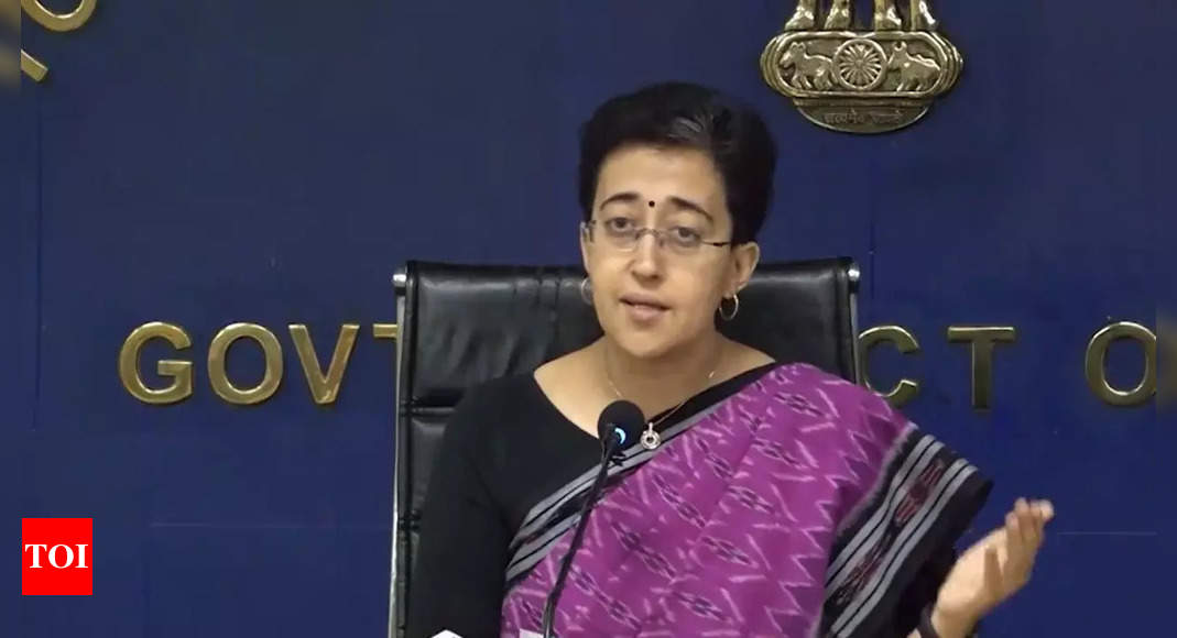GRAP चरण-4: दिल्ली की मुख्यमंत्री आतिशी ने कक्षा 10 और 12 को छोड़कर सभी छात्रों के लिए ऑनलाइन कक्षाओं का आदेश दिया