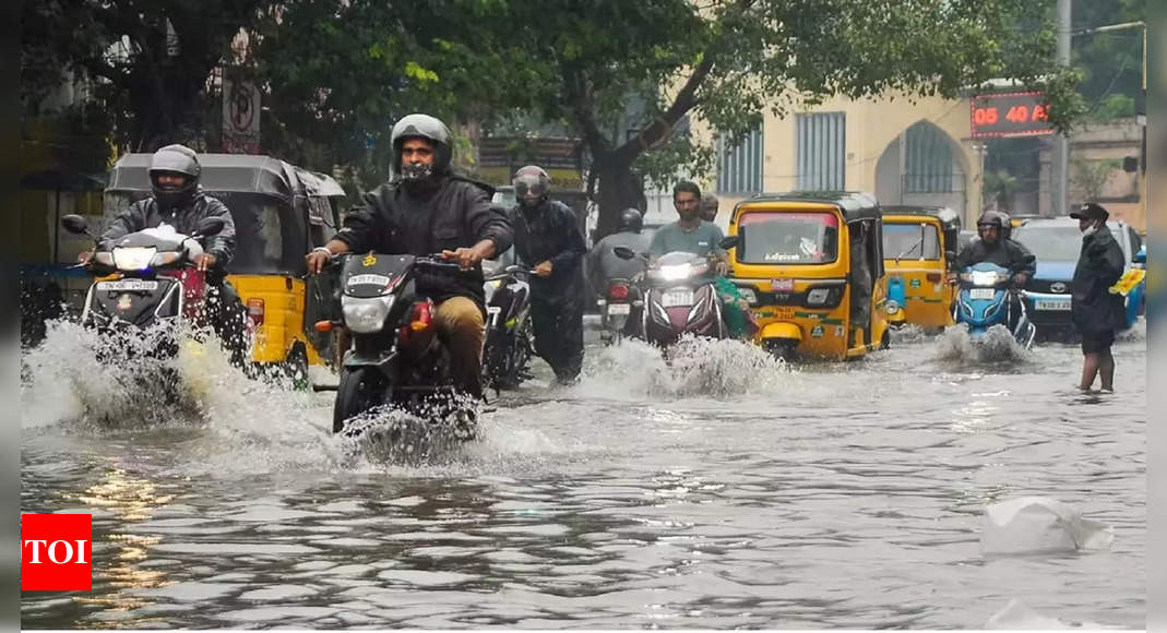 भारी बारिश की चेतावनी के कारण चेन्नई के स्कूलों में छुट्टी: महत्वपूर्ण विवरण यहां देखें
