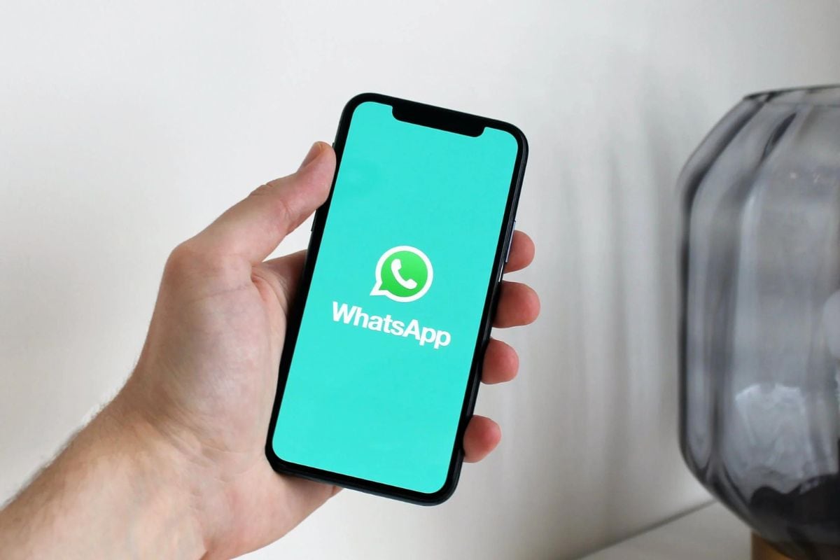 WhatsApp Begins Testing Sticker Pack Sharing Feature on iOS, Android