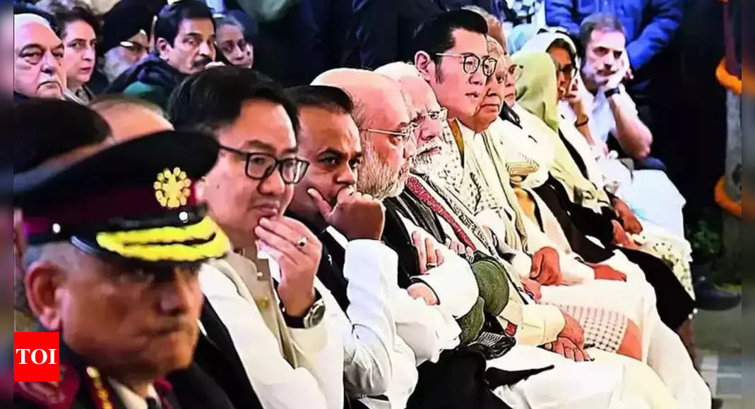 'निराधार आरोप': मनमोहन सिंह के आरोप का 'अपमान' करने पर बीजेपी का कांग्रेस पर पलटवार | भारत समाचार