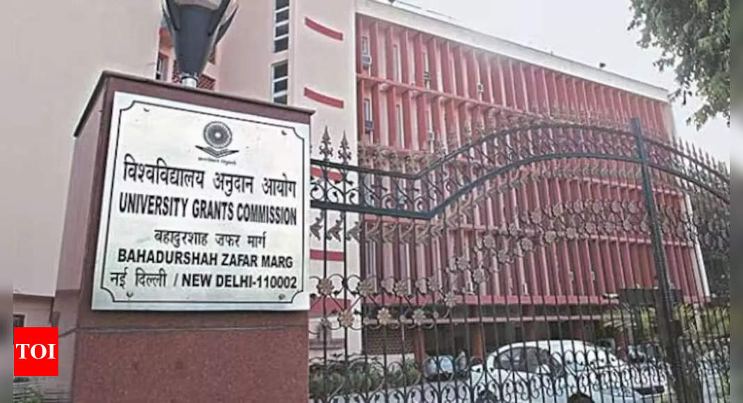 यूजीसी ने स्नातकोत्तर पाठ्यक्रम में बदलाव किया: नए क्रेडिट फ्रेमवर्क में 6 प्रमुख अपडेट