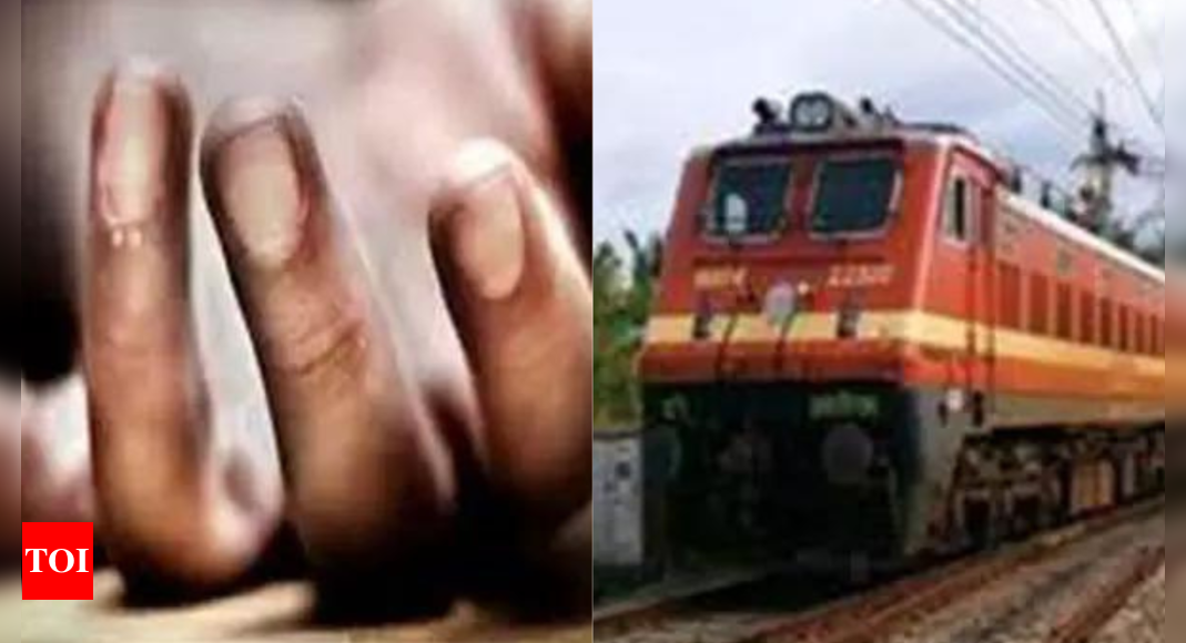 महाराष्ट्र के जलगांव में ट्रेन की चपेट में आने से कम से कम 6 लोगों की मौत हो गई भारत समाचार
