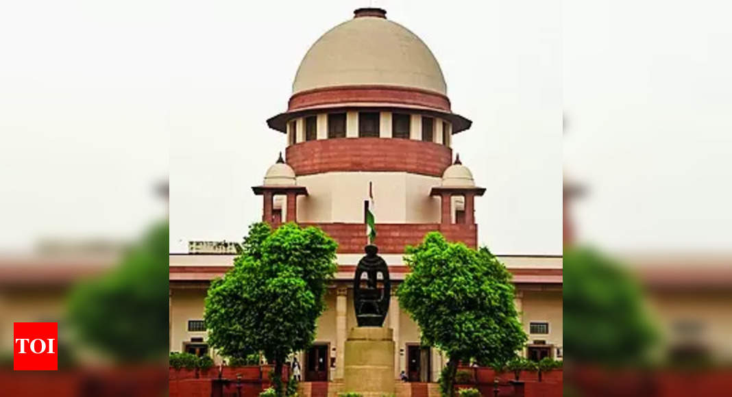 SC ने सभी CLAT 2025 याचिकाओं को यूनिफॉर्म एडज्यूडिकेशन के लिए दिल्ली HC में स्थानांतरित किया