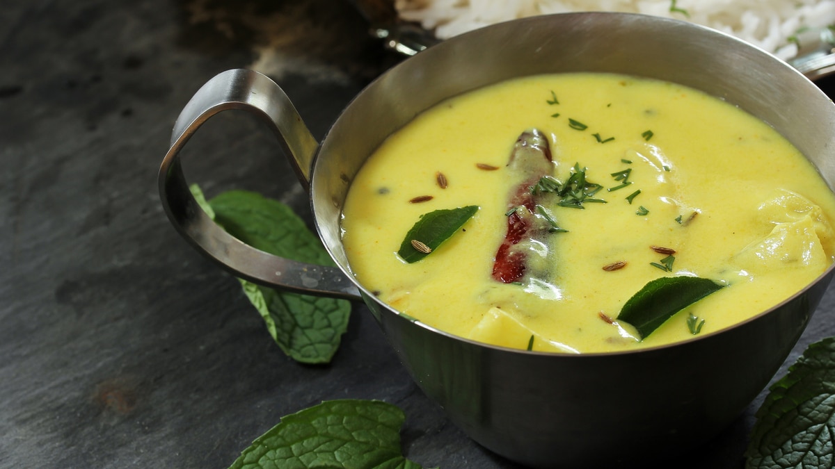 काधी प्रेमियों, क्या आपने मातार की कढ़ी की कोशिश की है? आज बनाओ