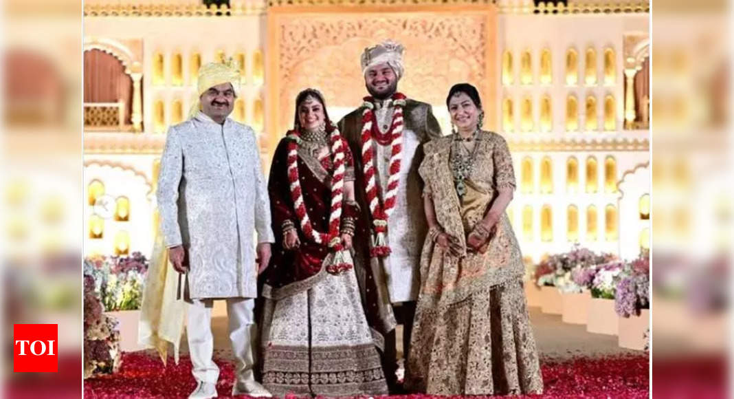 गौतम अडानी के बेटे जीत अडानी ने दिवा शाह से शादी की: पहली शादी की तस्वीरें देखें