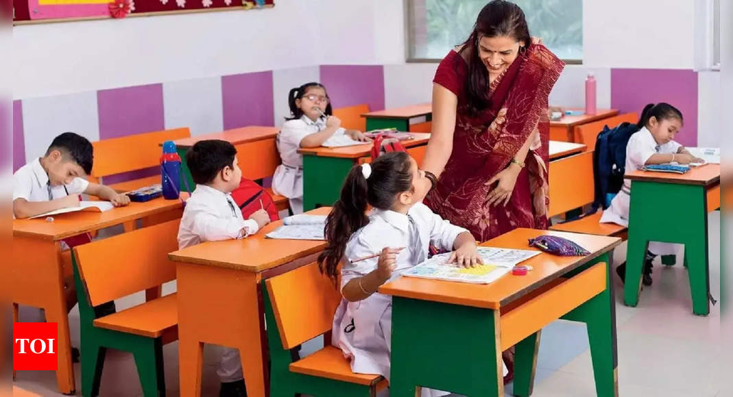 सांसद शिक्षक भर्ती 2025 पंजीकरण की समय सीमा 10,758 पदों के लिए विस्तारित: आवेदन के लिए प्रत्यक्ष लिंक, वेतन विवरण और अधिक |