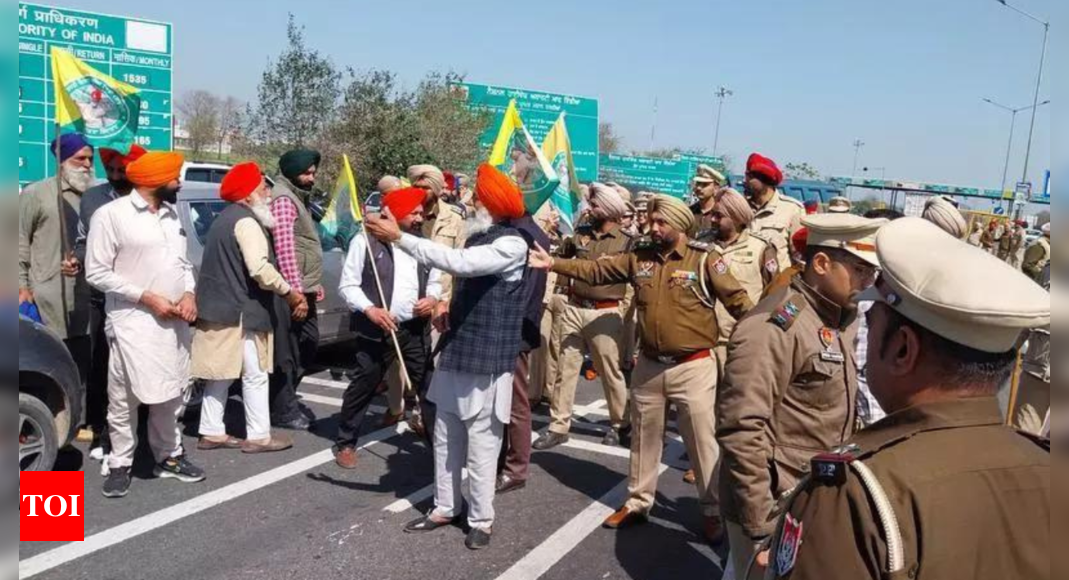 पंजाब पुलिस ने किसानों को चंडीगढ़ के लिए मार्च | भारत समाचार
