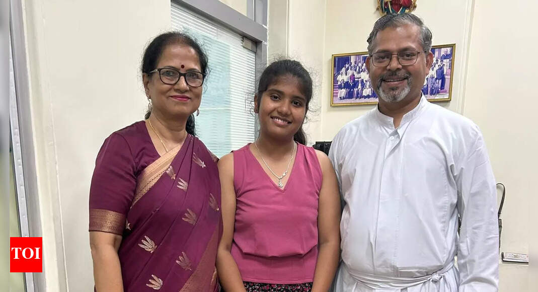 Cisce 2025 परिणाम: Loyola स्कूल से Sambhavi Jaiswal, Jamshedpur 100% शीर्ष ICSE 2025 को प्राप्त करता है