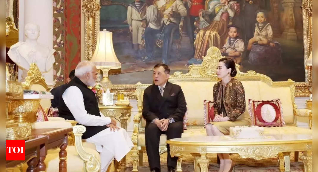 पीएम नरेंद्र मोदी ने थाई रॉयल्टी से मुलाकात की: सभी थाईलैंड के वर्तमान राजा और रानी के बारे में