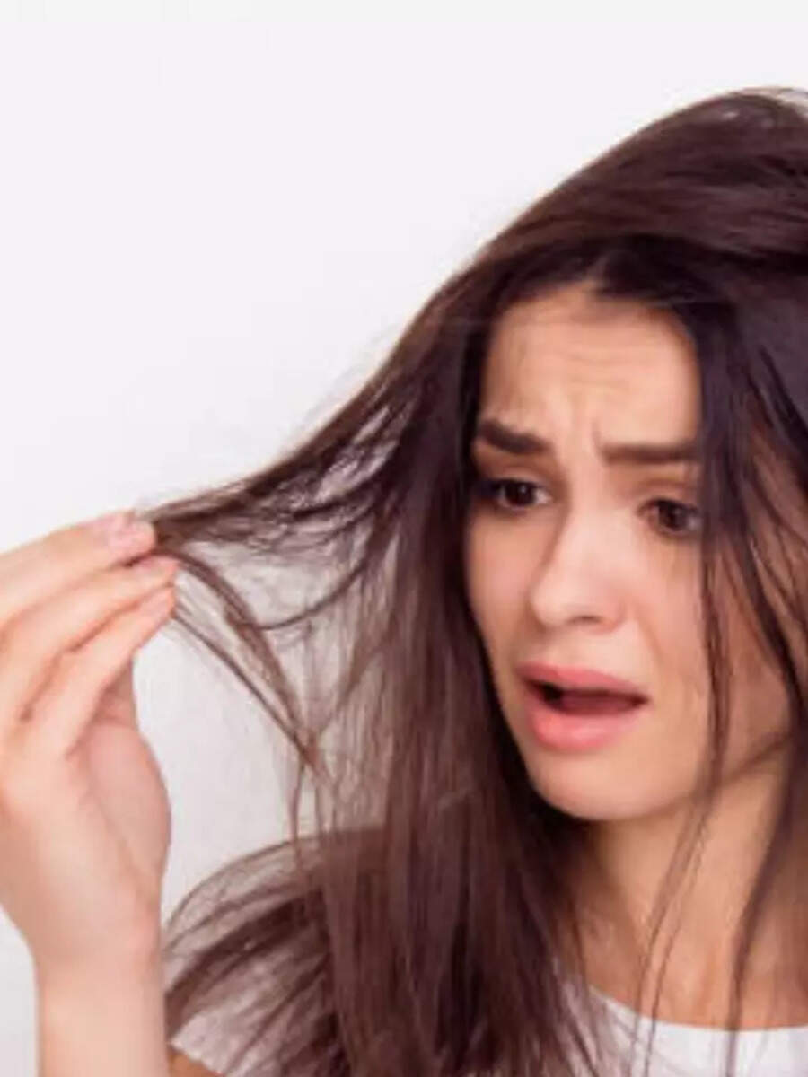 10 आम आदतें जो बालों को गंभीर रूप से नुकसान पहुंचाती हैं