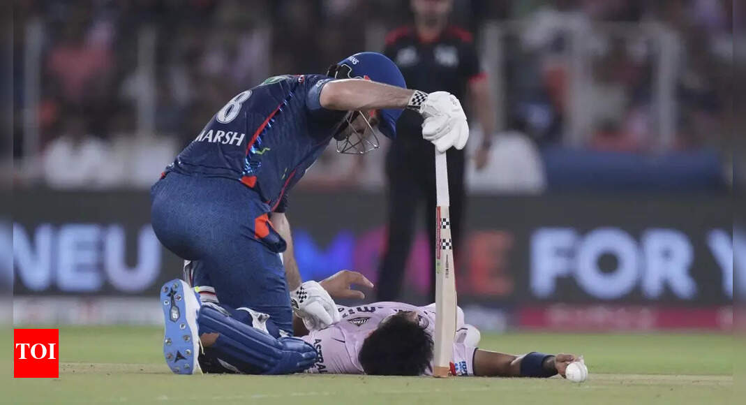 वॉच: जीटी बनाम एलएसजी में डरावने दृश्य, अरशद खान के रूप में रन-अप के दौरान दो बार ढहते हैं क्रिकेट समाचार