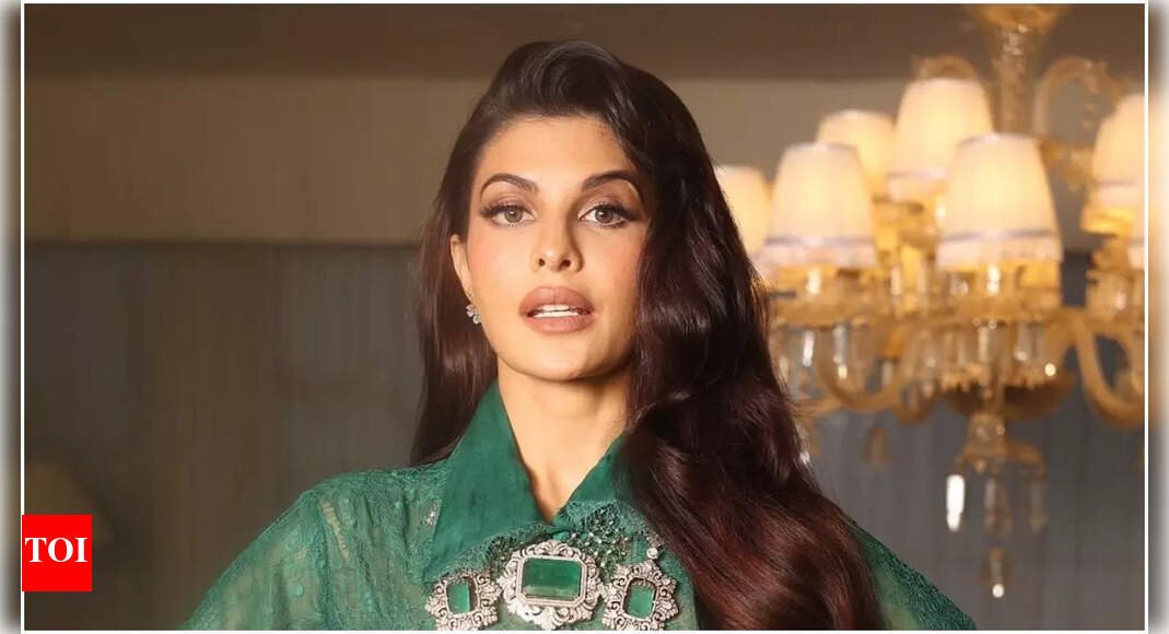 जैकलीन फर्नांडीज का कहना है कि उसके माता -पिता को वह सब कुछ महसूस होता है जो वह एक अभिनेता के रूप में गुजरती है: 'माता -पिता के लिए अभी भी आपका समर्थन करने के लिए बहुत कुछ लगता है' | हिंदी फिल्म समाचार