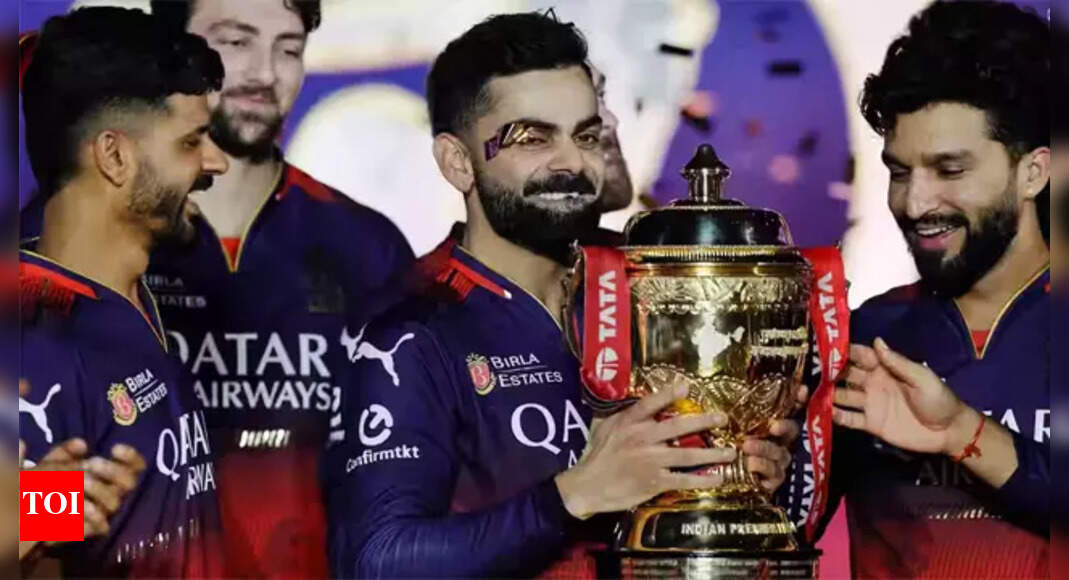 आँसू से ट्रायम्फ तक: विराट कोहली का भावनात्मक आईपीएल कोरोनेशन 18 साल के इंतजार के बाद | क्रिकेट समाचार